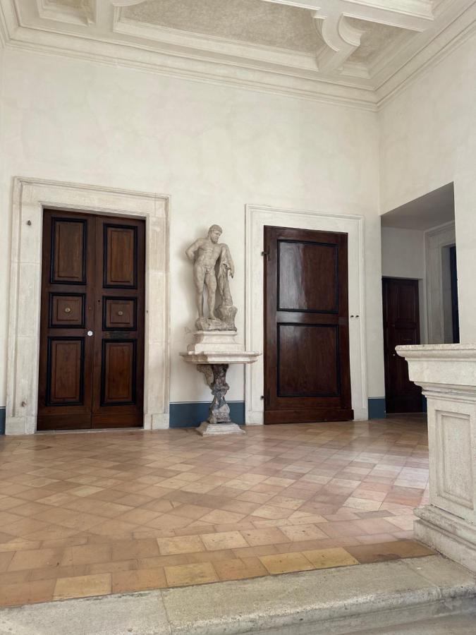 Casa Colonna - Suite Della Torre L'Aquila Exterior photo